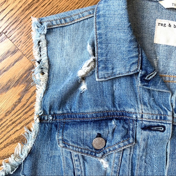 Rag & Bone Distessed Denim Vest Light Wash - Picture 5 of 16